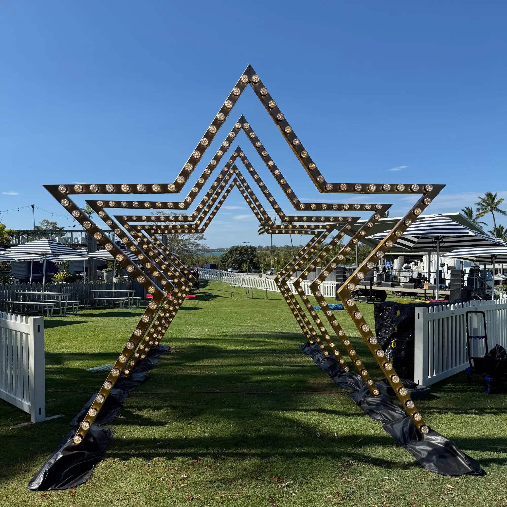 Giant Star Arches at Sandstone Point Hotel - Events Made Special